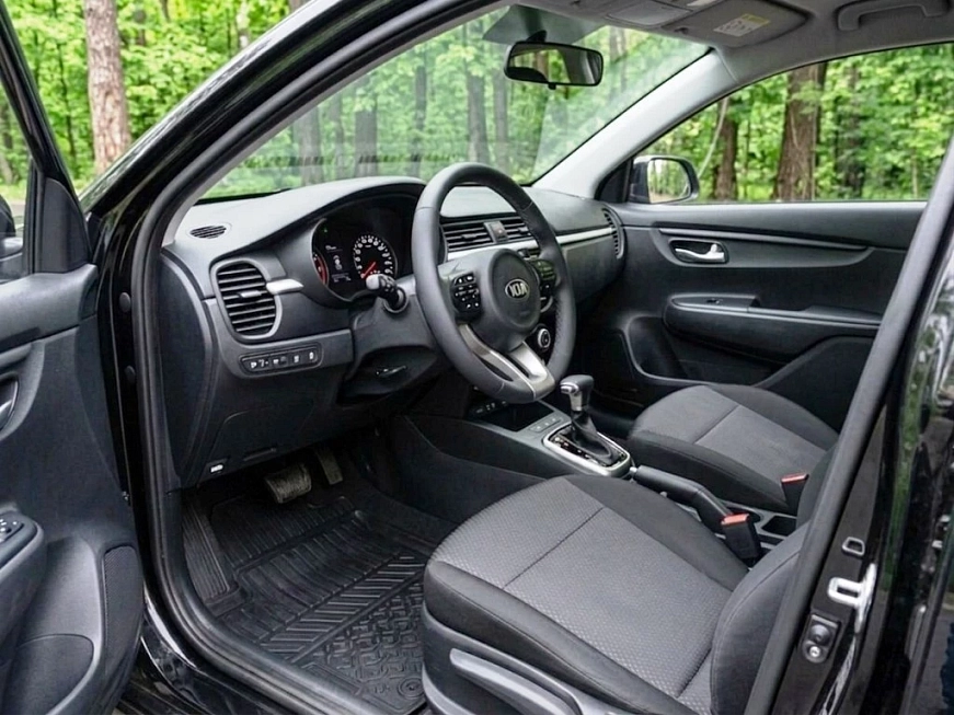 Kia Rio X Luxe rest. автомобиль в аренду