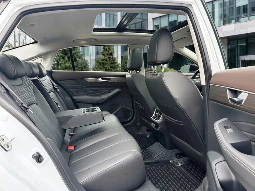 Dongfeng Shine Max  взять машину в аренду