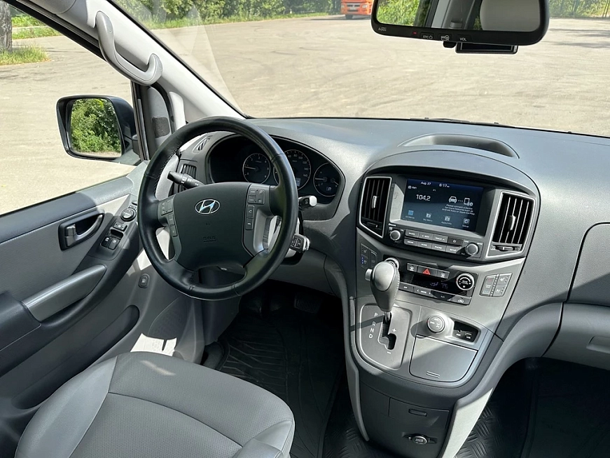 Hyundai Grand Starex 7 seats 4x4 автопрокат