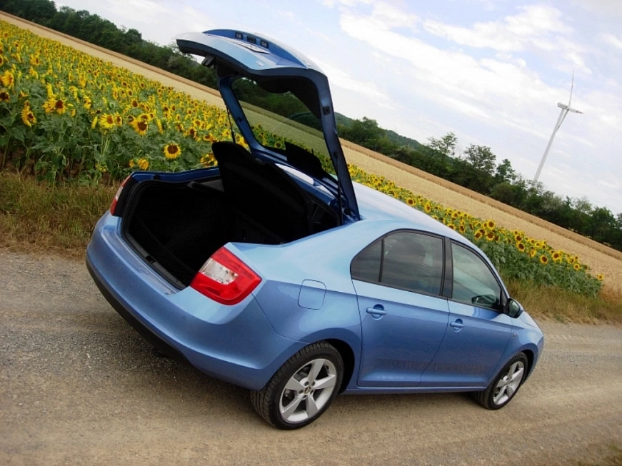Skoda Rapid AT  взять машину в аренду