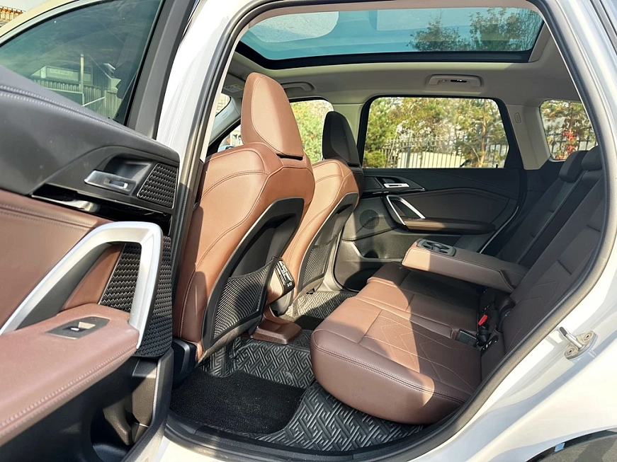 BMW X1  взять машину в аренду
