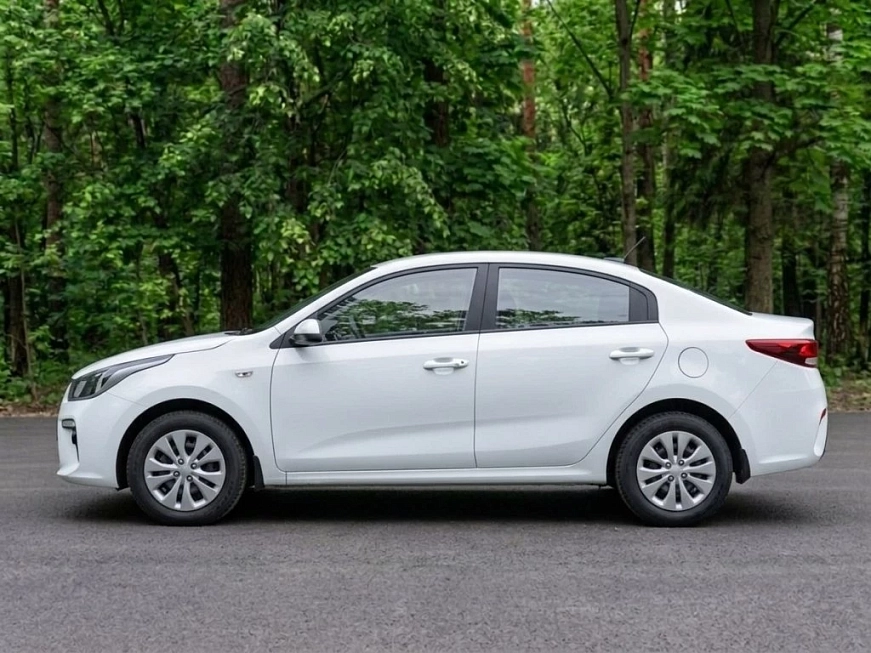 Kia Rio IV 1.6  Comfort rest. прокат