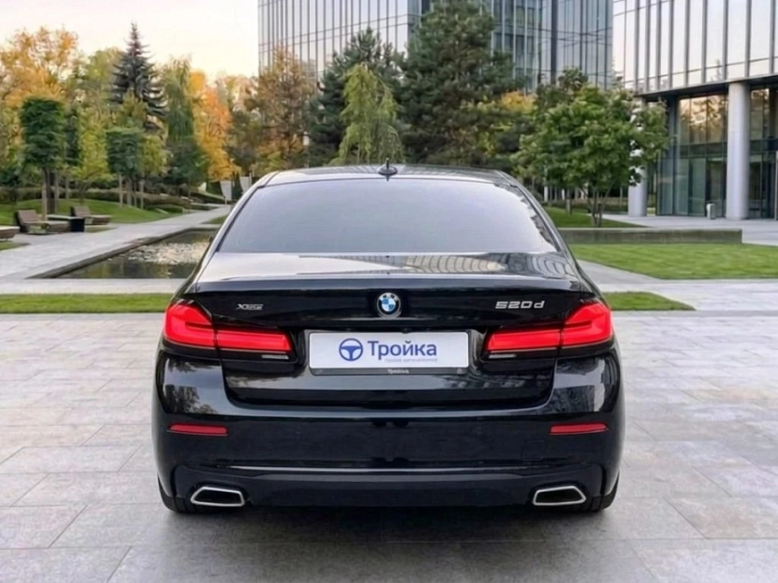 BMW 520d X-Drive G30 rest. взять машину в аренду