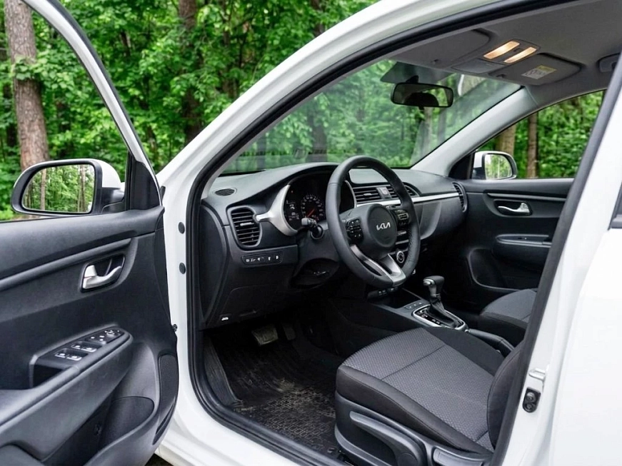 Kia Rio IV 1.6  Comfort rest. автопрокат