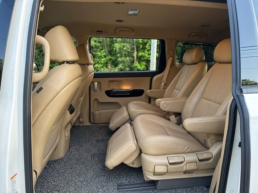 KIA Carnival III 7 мест  взять машину в аренду