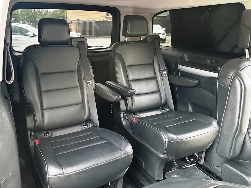 PEUGEOT Traveller  автомобиль в аренду