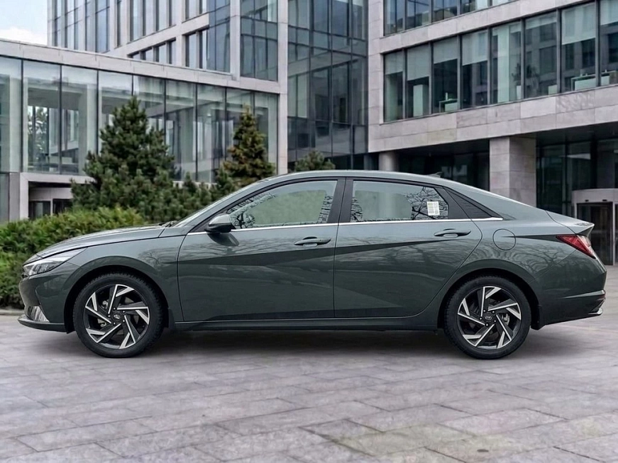 Hyundai Elantra напрокат