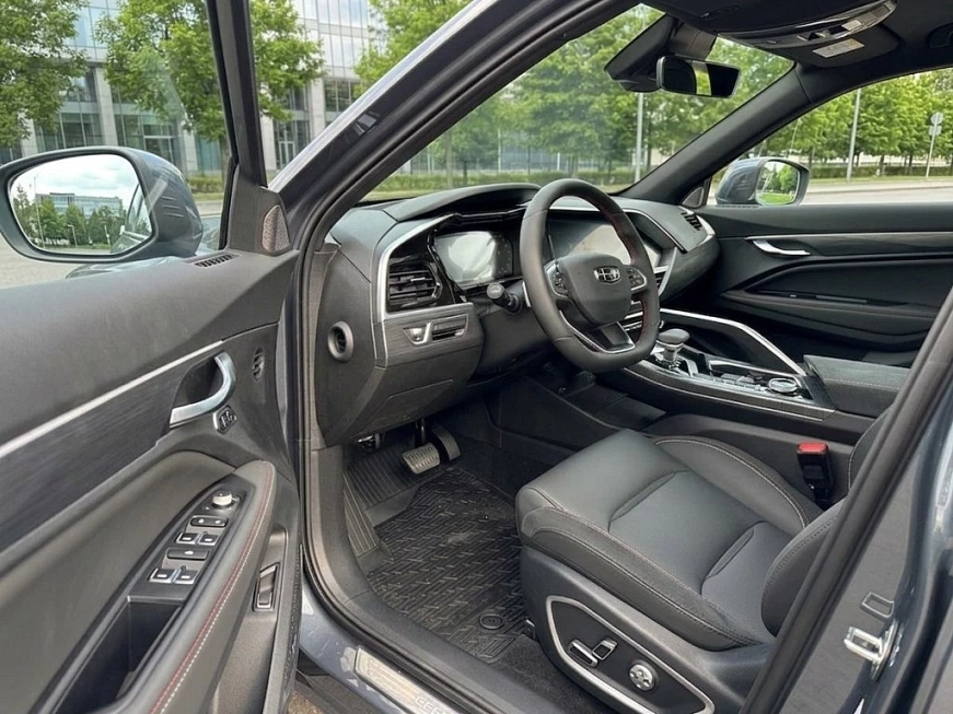 Geely Tugella Flagship автомобиль в аренду