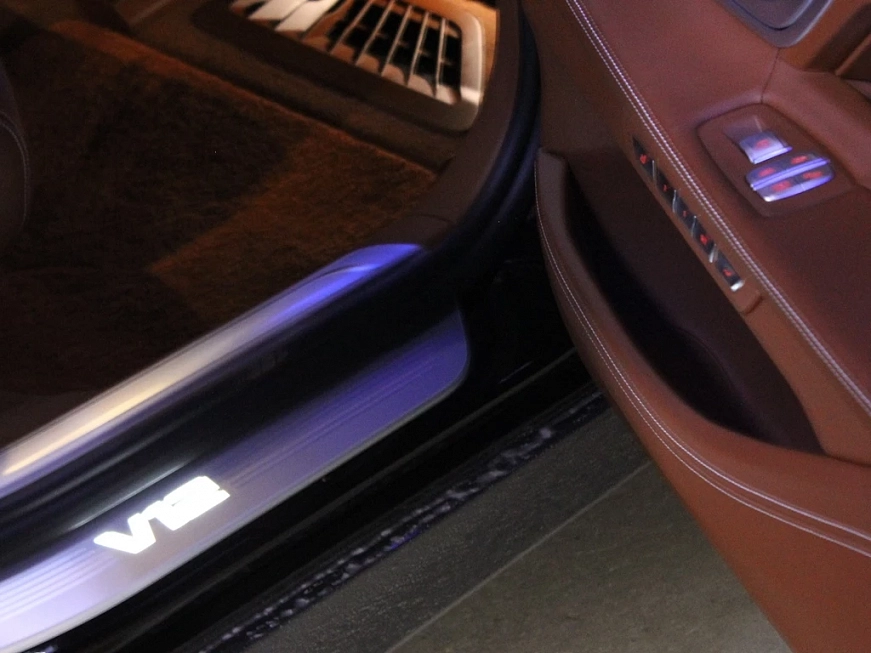 BMW M760Li xDrive G12 цена аренды