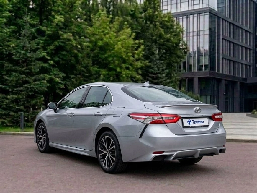 Toyota Camry XV70 взять машину в аренду