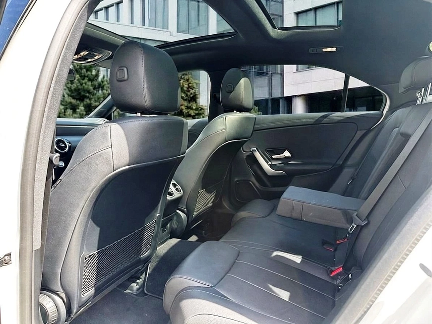 Mercedes A180  цена аренды