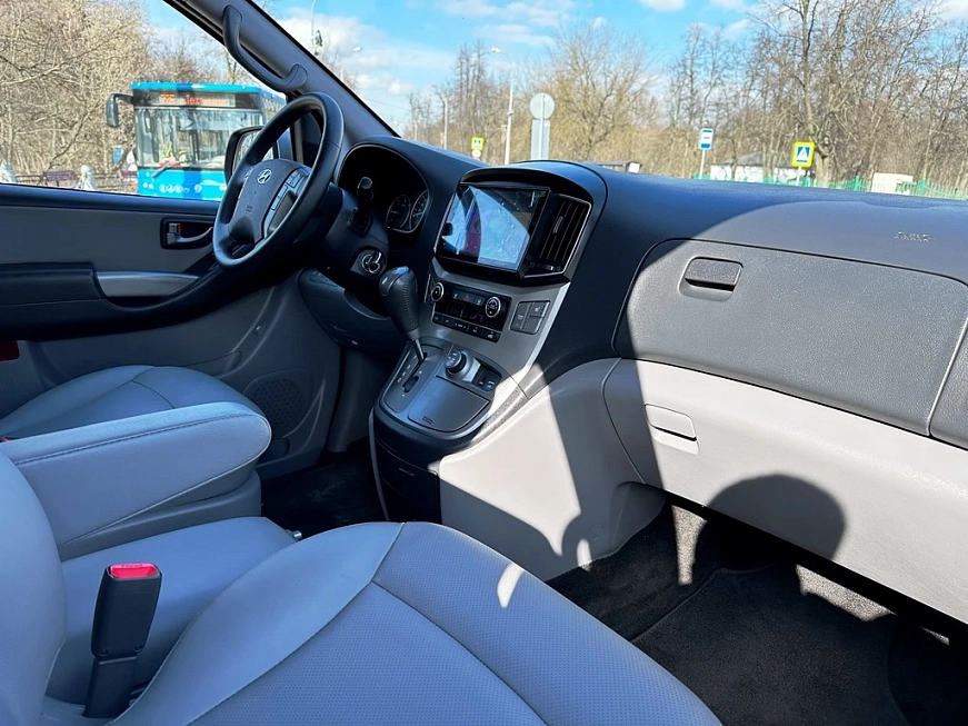 Hyundai Grand Starex 9 мест 4x4 взять машину в аренду