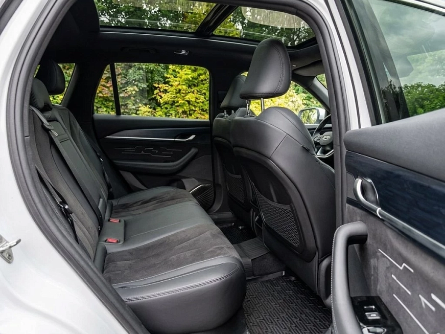 Geely Monjaro Exclusive автомобиль в аренду
