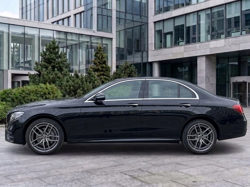 Mercedes E200 4MATIC AMG rest. взять машину в аренду