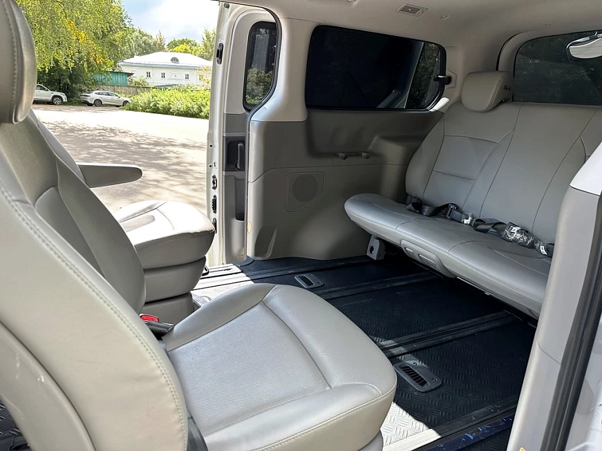Hyundai Grand Starex 7 seats 4x4 взять машину в аренду